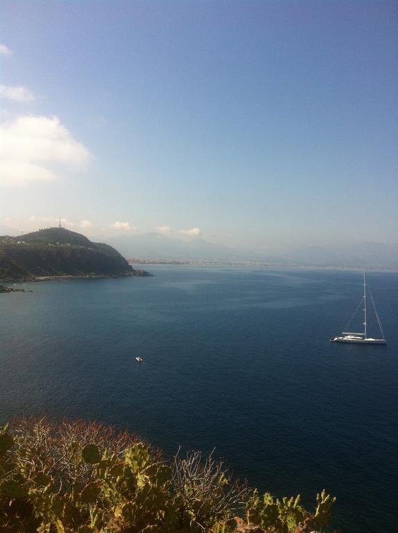 Gli Appartamenti Degli Dei Milazzo Exterior photo